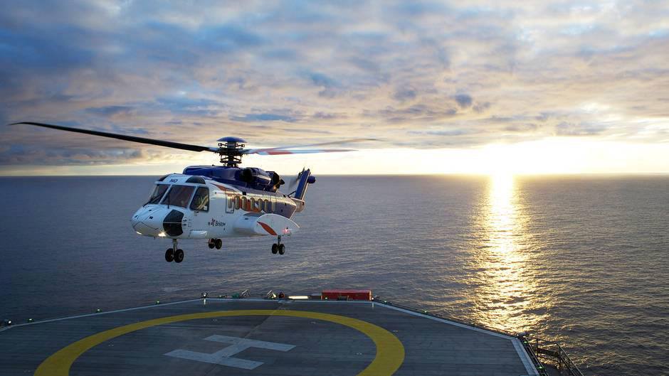 Helikopter på offshore rigg